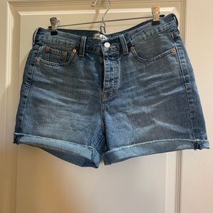 Light wash Madewell boyfriend shorts